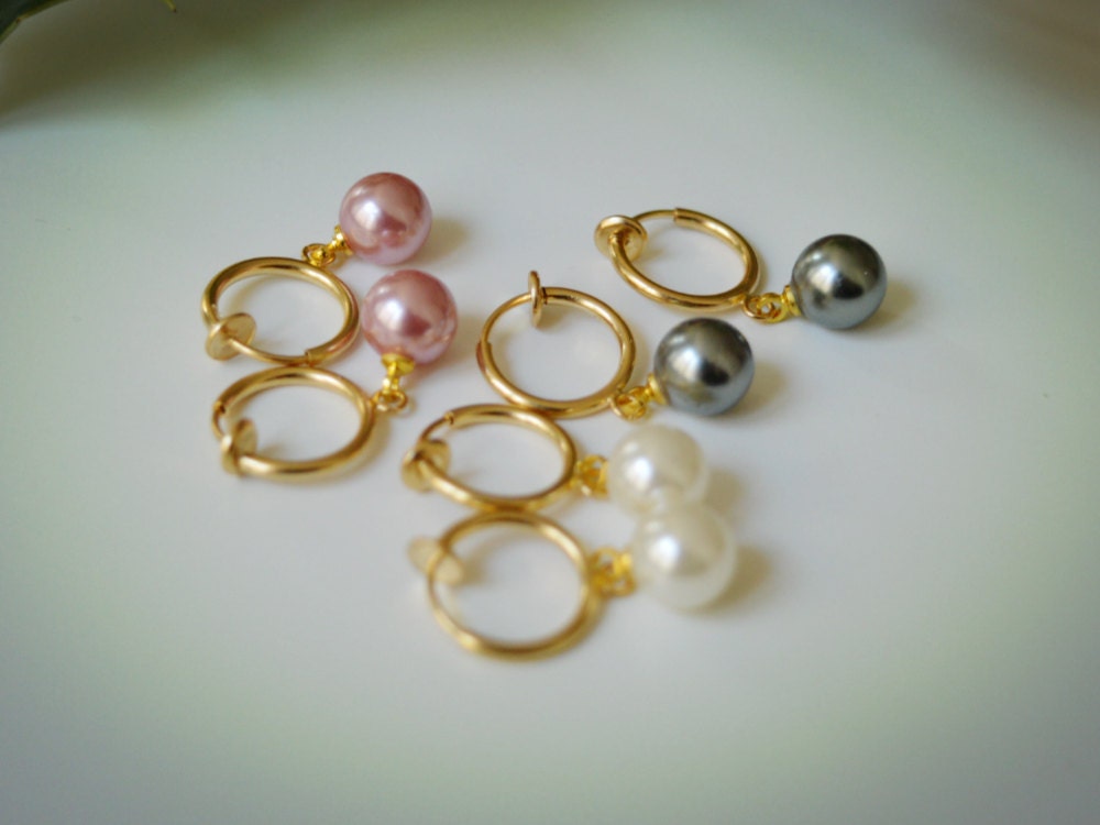 Clip Pearl Earrings (white/ pink/ gray)