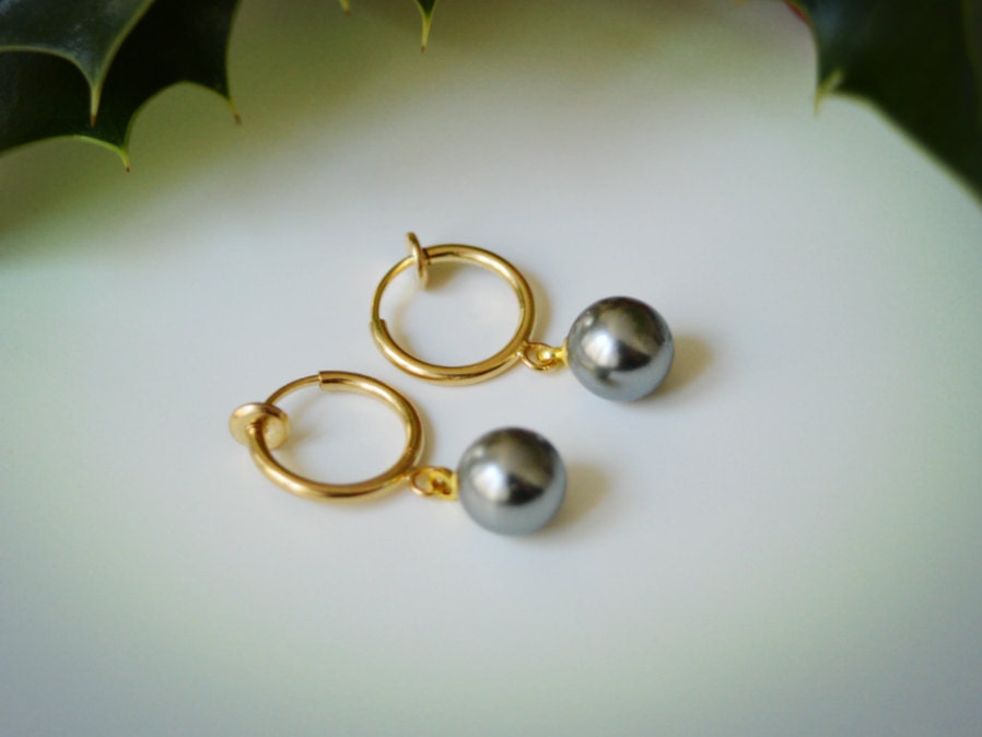 Clip Pearl Earrings (white/ pink/ gray)