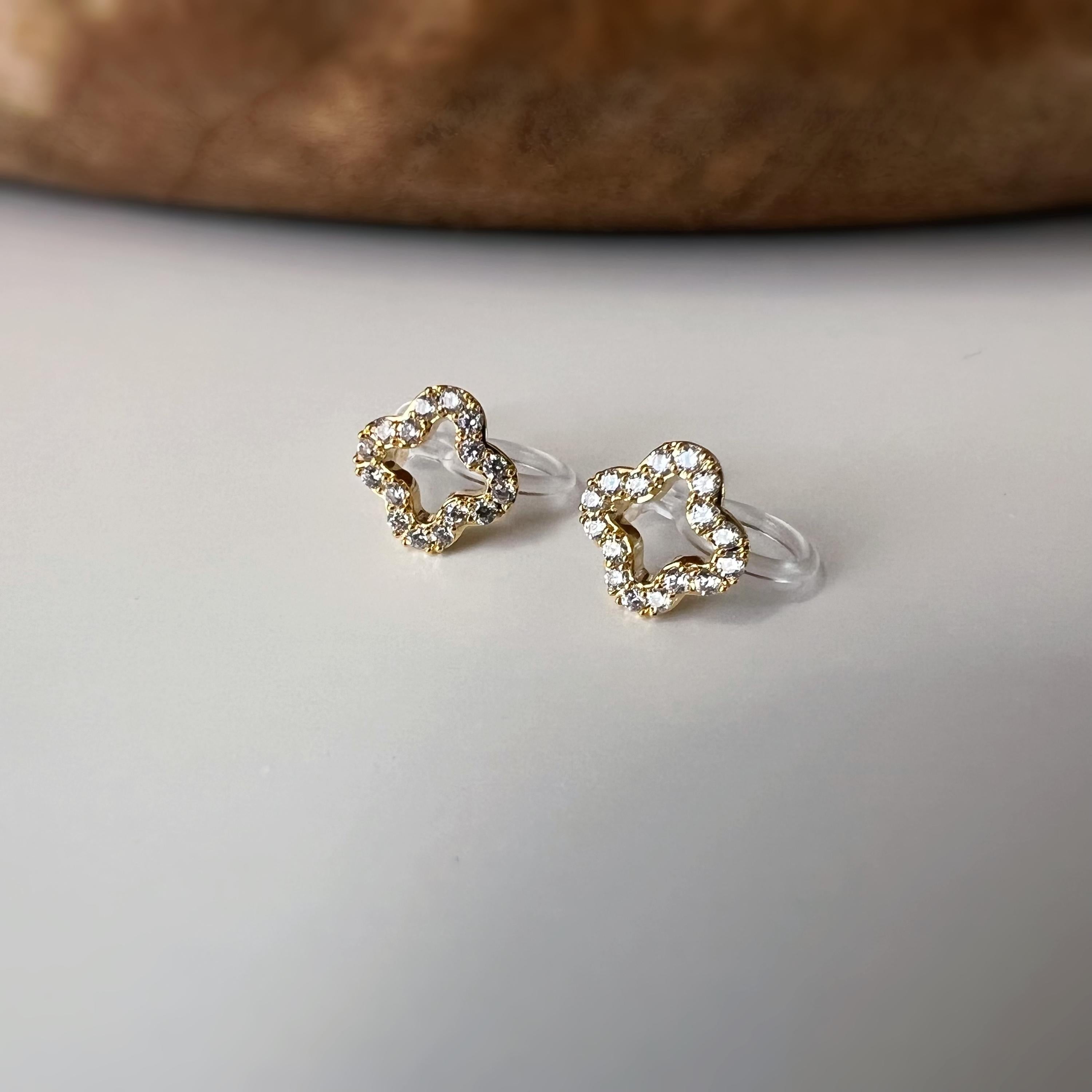 Clips d’oreilles sans perçage fleur strass couleur or et couleur argent – petites boucles clips élégantes en résine transparente