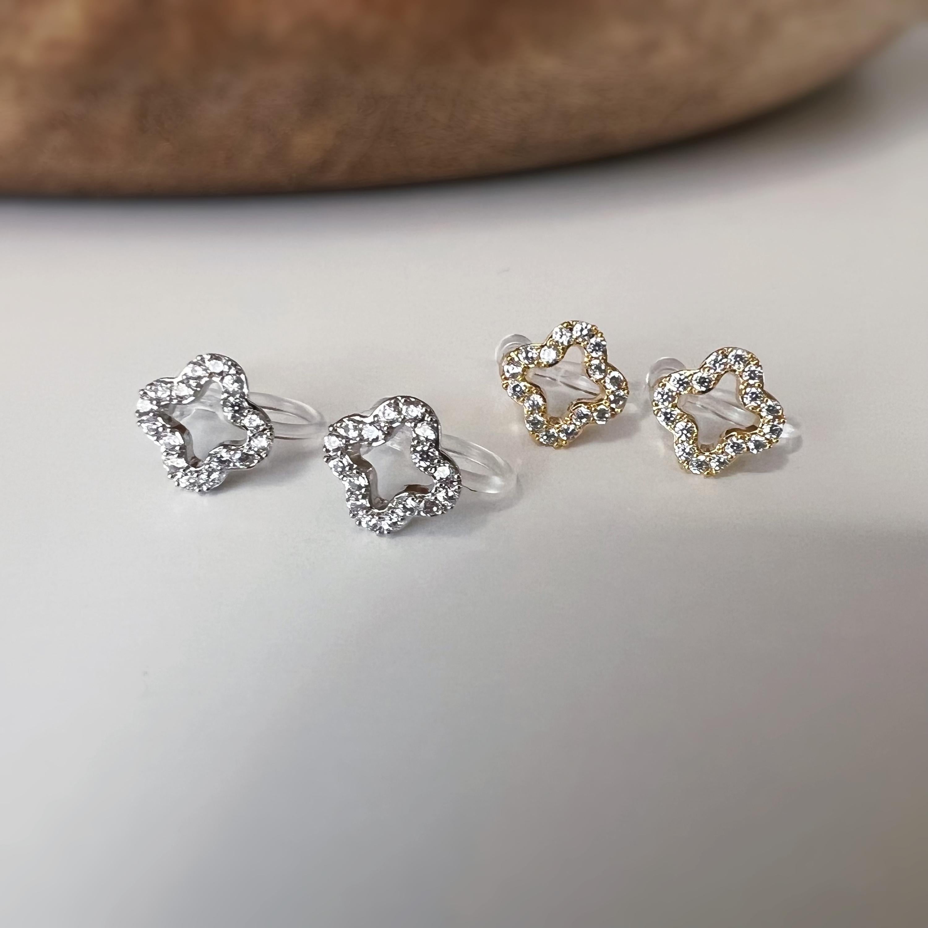 Clips d’oreilles sans perçage fleur strass couleur or et couleur argent – petites boucles clips élégantes en résine transparente
