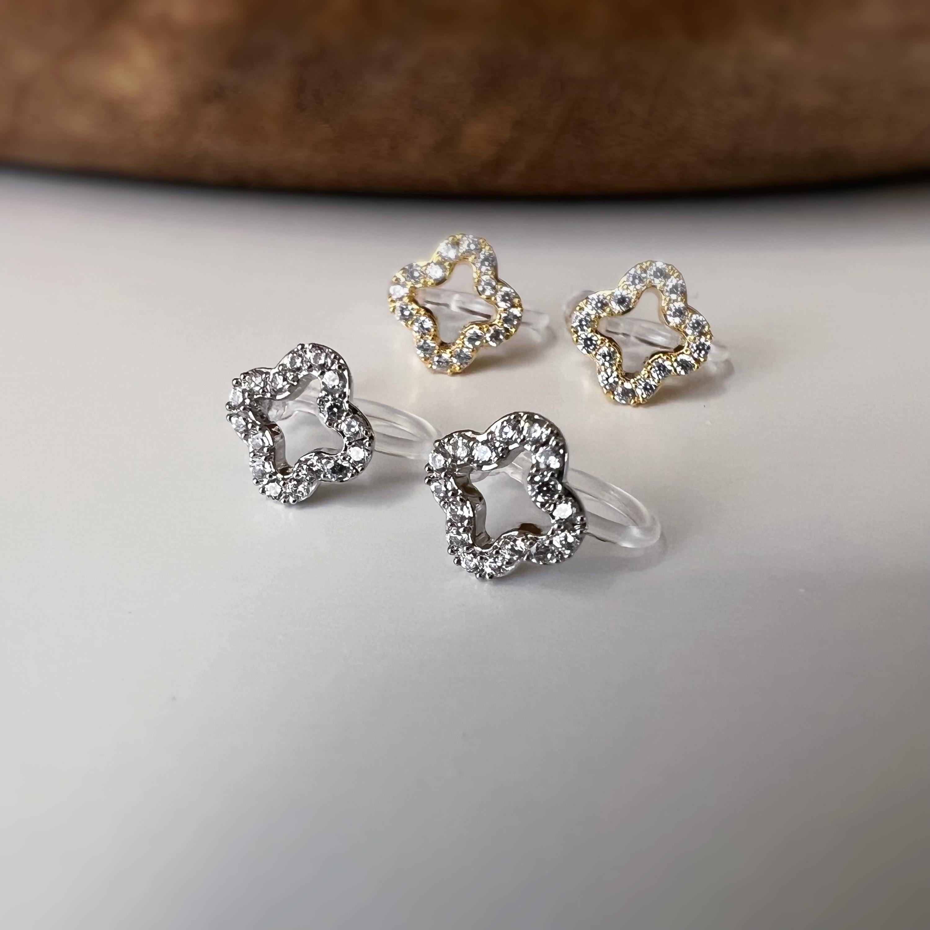 Clips d’oreilles sans perçage fleur strass couleur or et couleur argent – petites boucles clips élégantes en résine transparente
