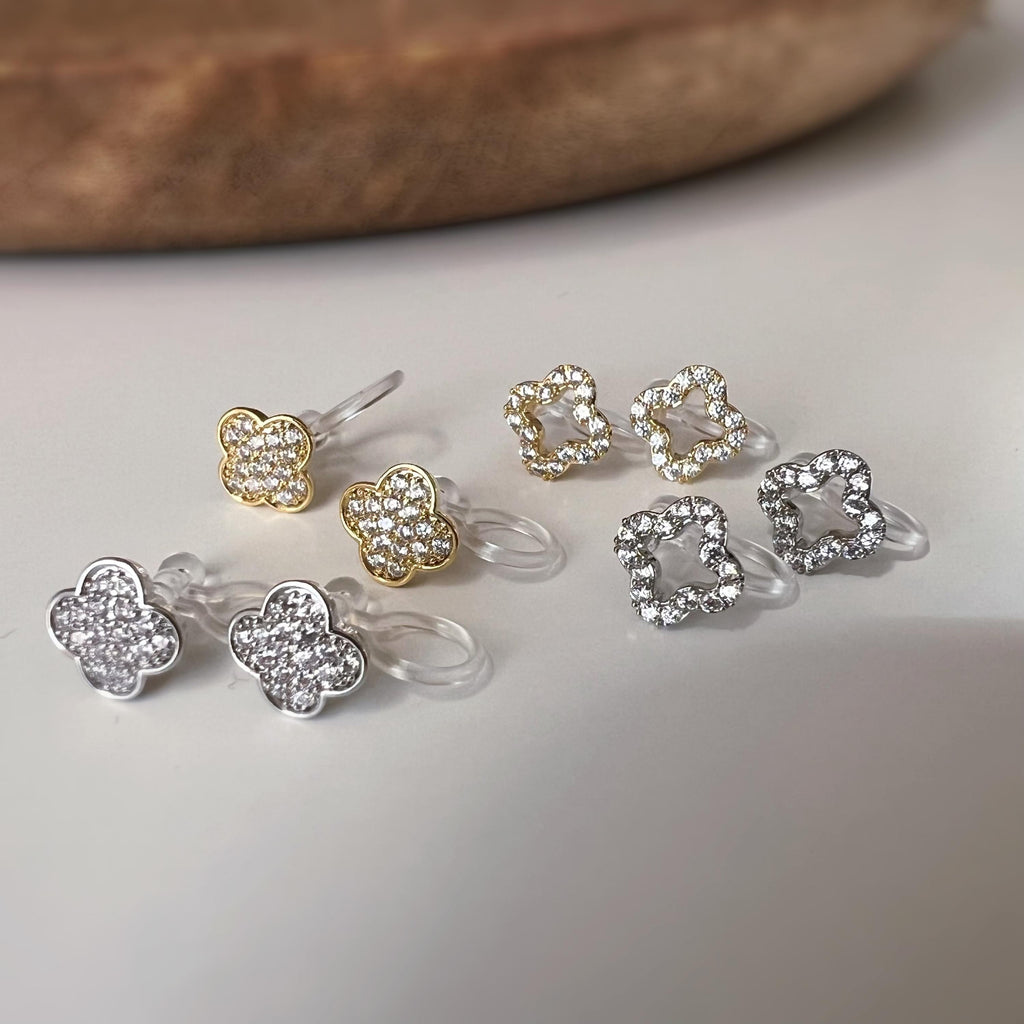 Clips d’oreilles sans perçage fleur strass couleur or et couleur argent – petites boucles clips élégantes en résine transparente
