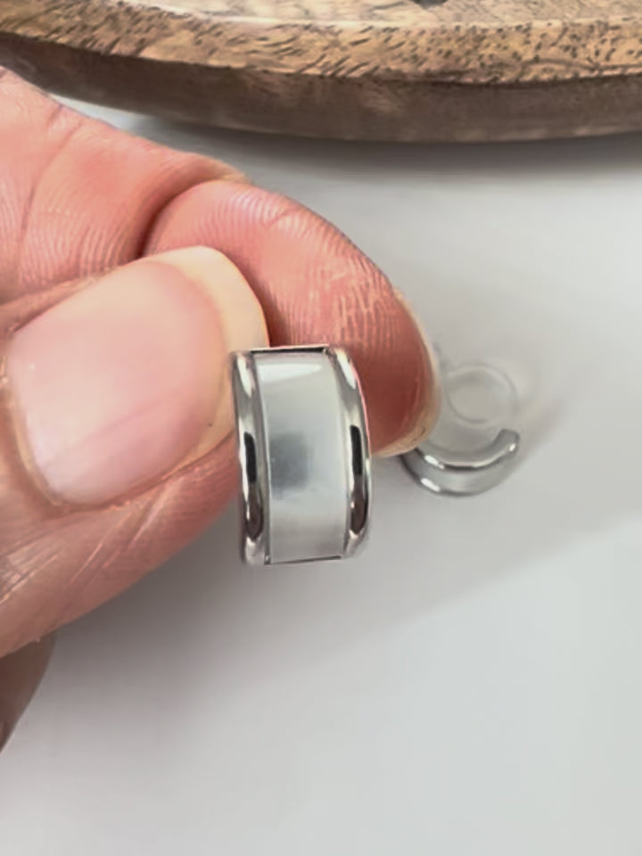 Clips d’oreilles anneau nacre blanche